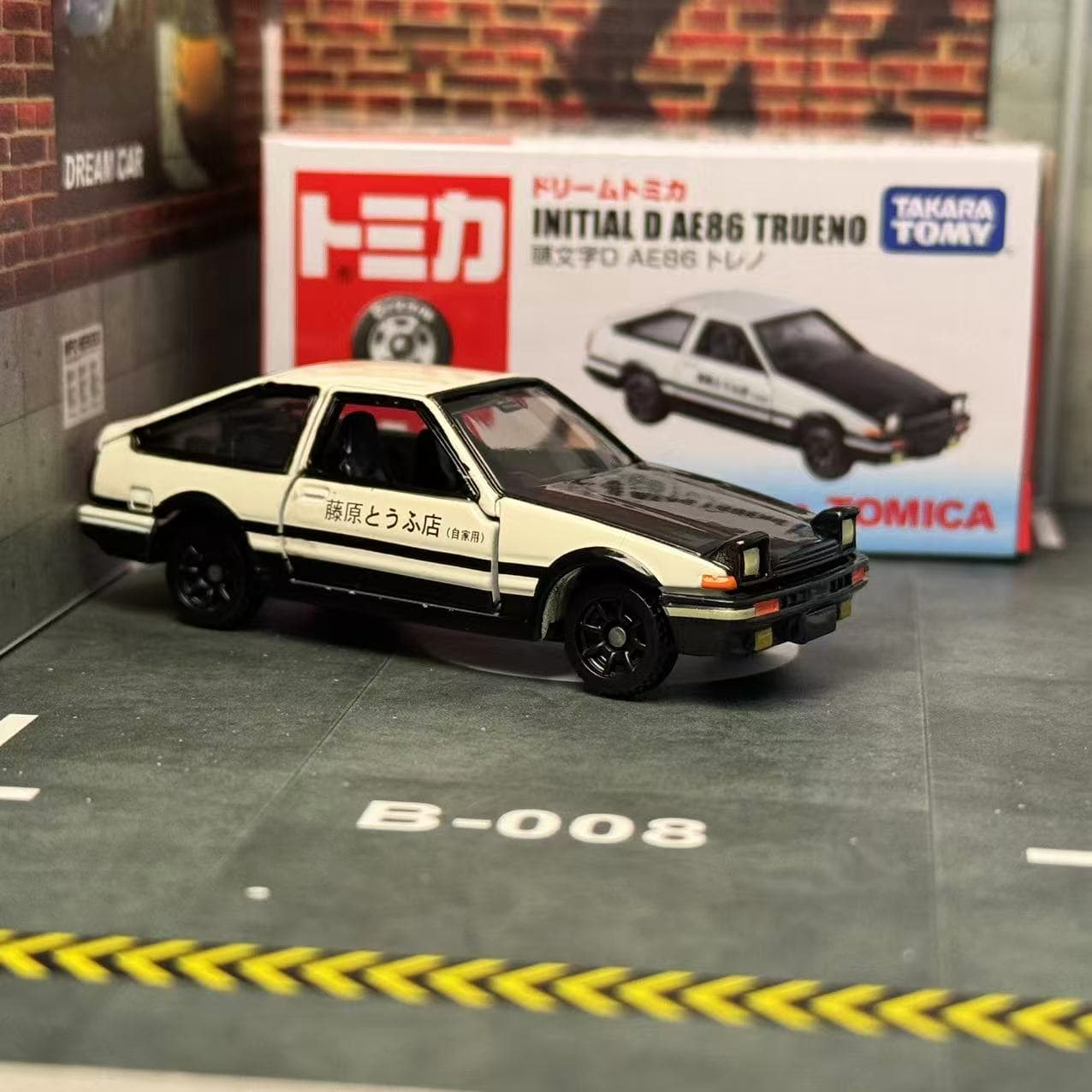 Rêve Tomica NO. 145 initiale D - Model Kit Ae86 avis et prix